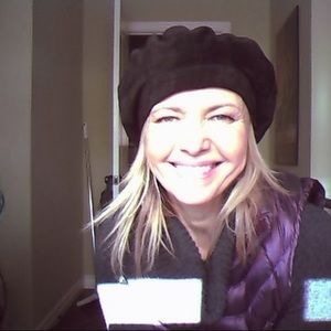 Meet your Posher, Eva